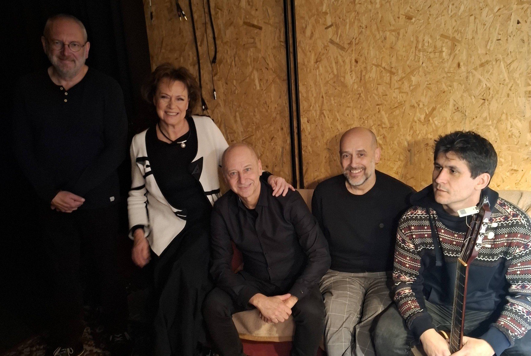 Včera – dnes – zajtra: nový hudobno-poetický projekt Adrieny Bartošovej